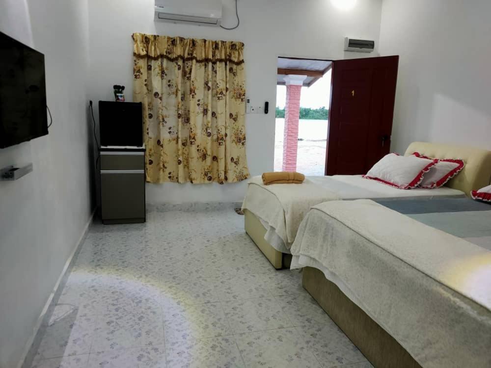 Roomstay Tokbah Demuara Kuala Besut Exterior photo