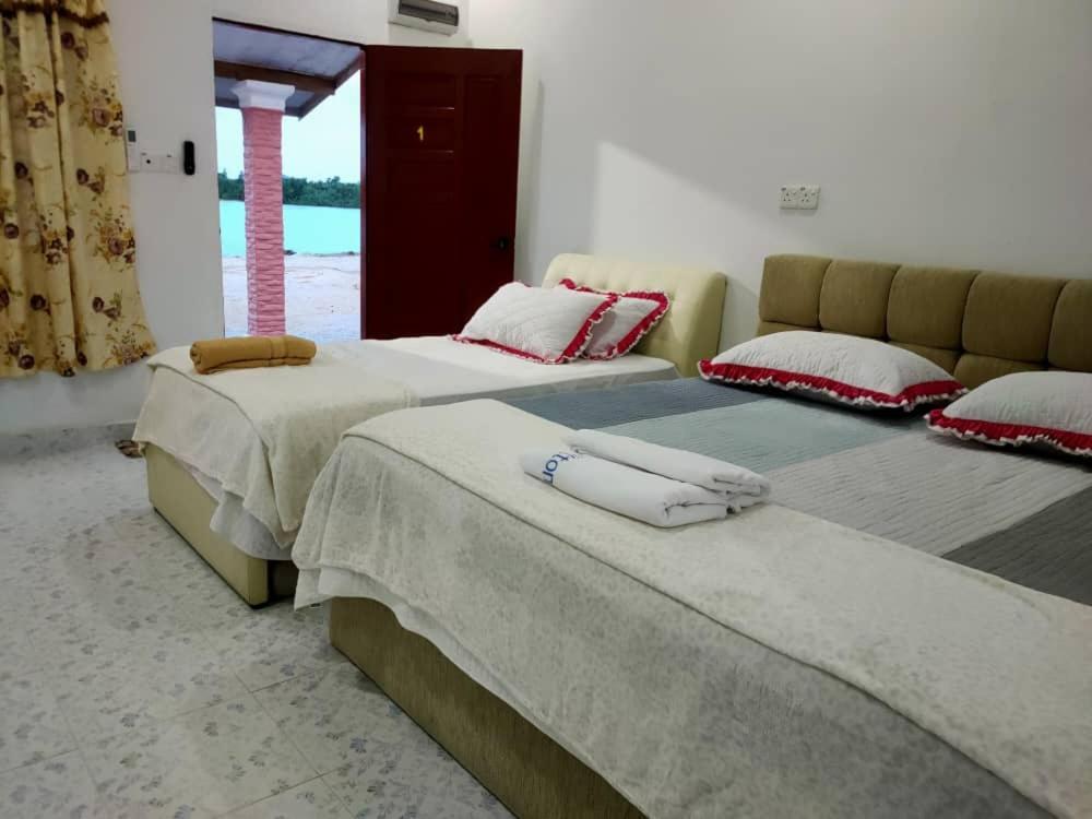 Roomstay Tokbah Demuara Kuala Besut Exterior photo