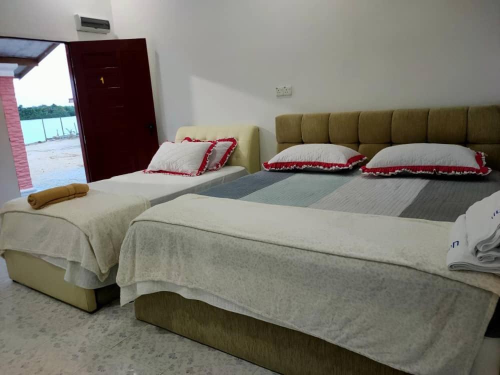 Roomstay Tokbah Demuara Kuala Besut Exterior photo