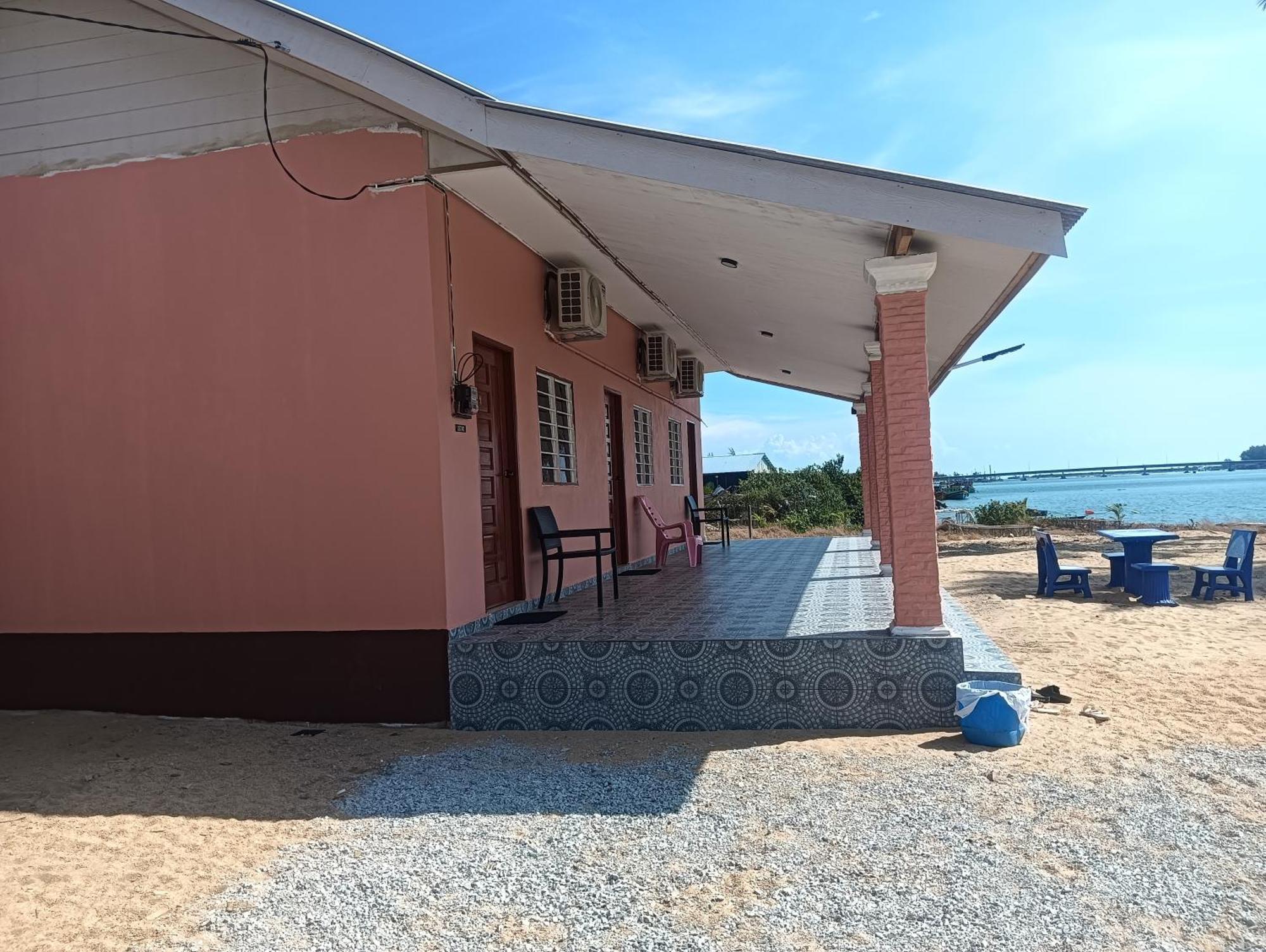 Roomstay Tokbah Demuara Kuala Besut Exterior photo
