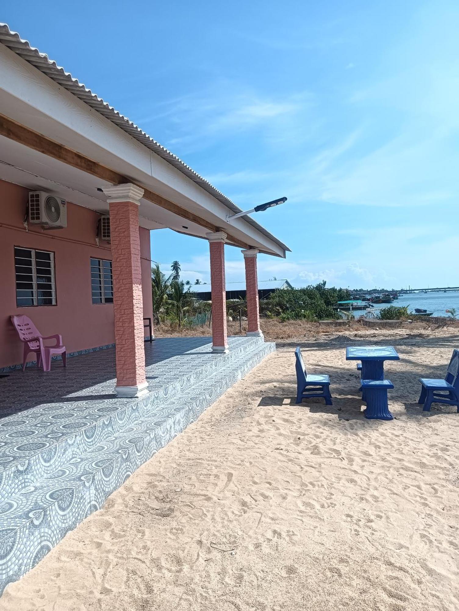 Roomstay Tokbah Demuara Kuala Besut Exterior photo
